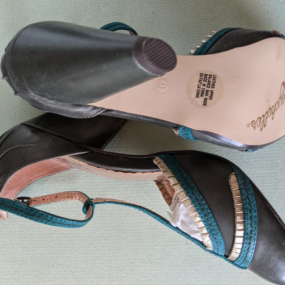 Seychelles Wayne, PA Special Edition Leather Heels - Picture 5 of 7